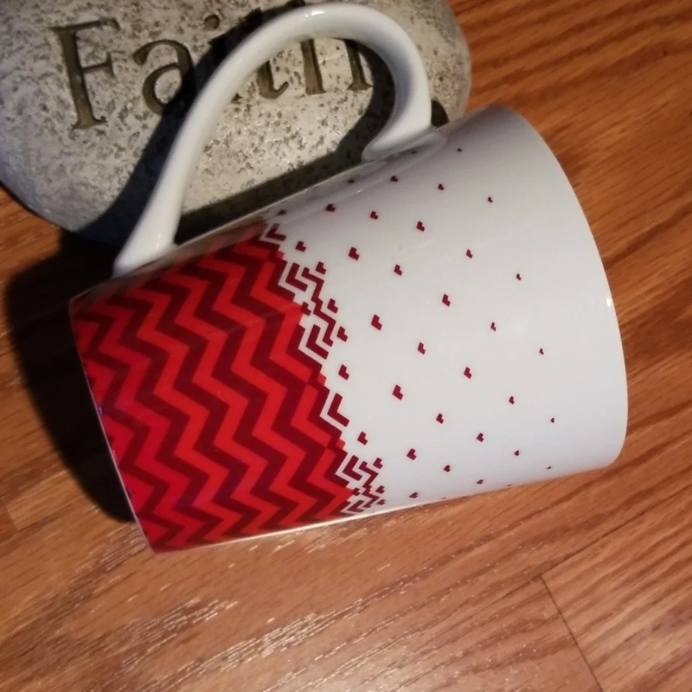 2013 Starbucks‎ heart mug